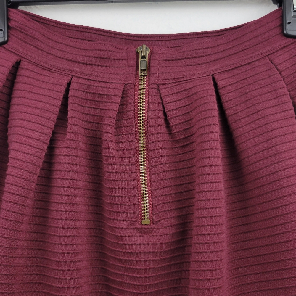 Bethany Mota Textured Burgundy Skirt Size XS - Picture 6 of 8